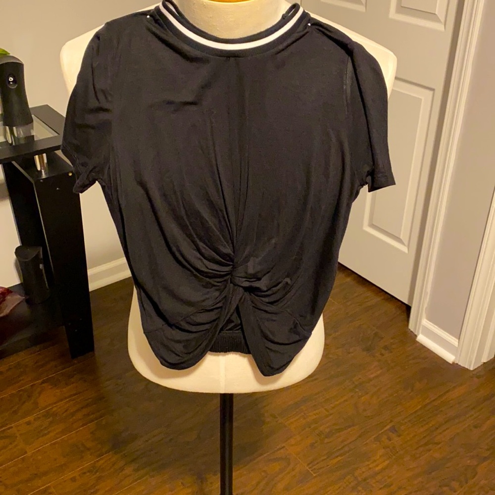 Cropped, black T-shirt